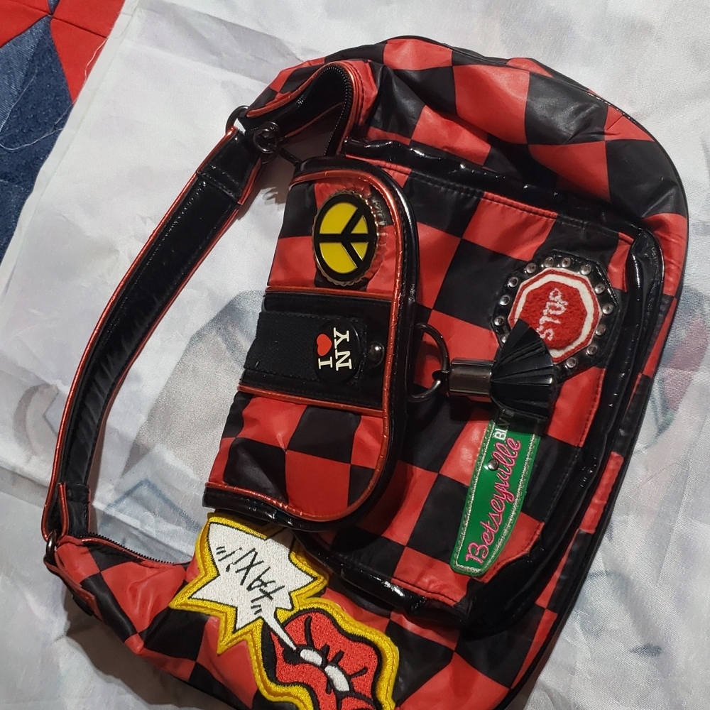 Betsey Johnson " Betseyville" NY/Taxi Purse. In Great Shape An Hard To Find.